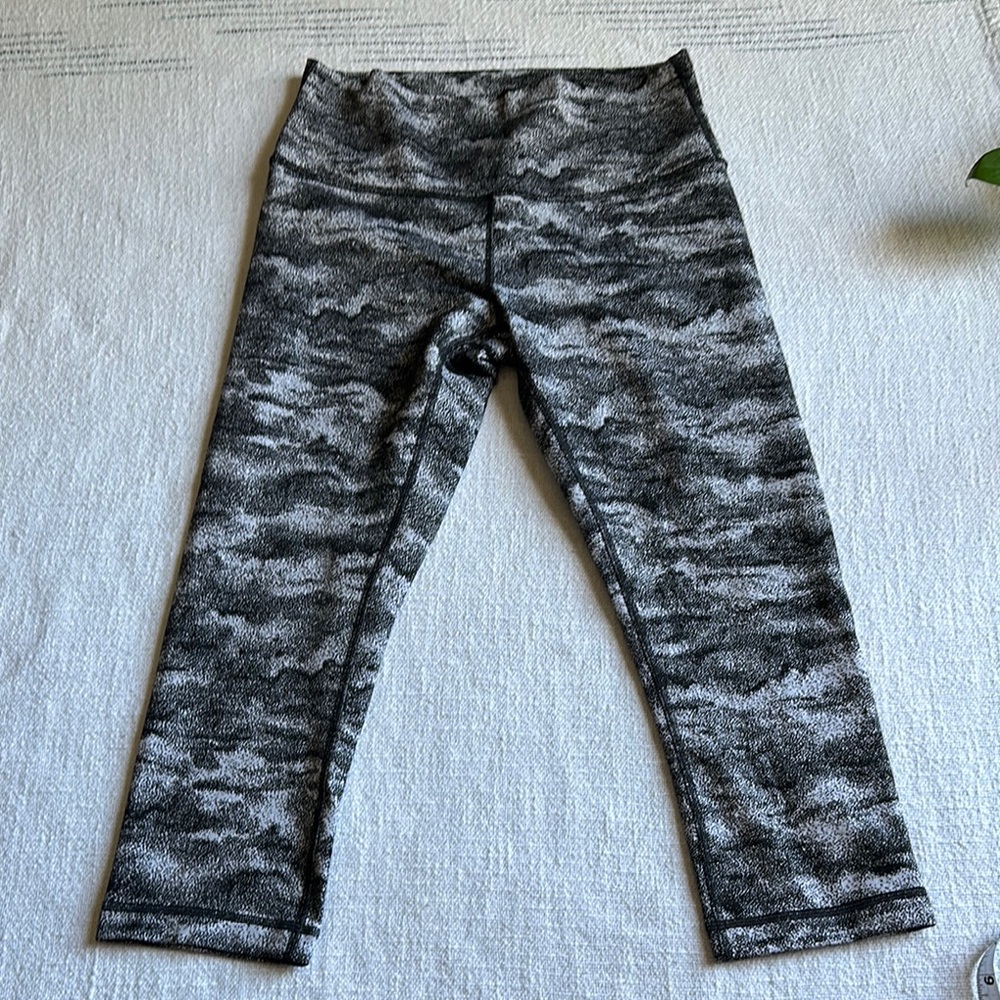 Lululemon Wunder Under (21") Luon Hazy Days Black White Size 10